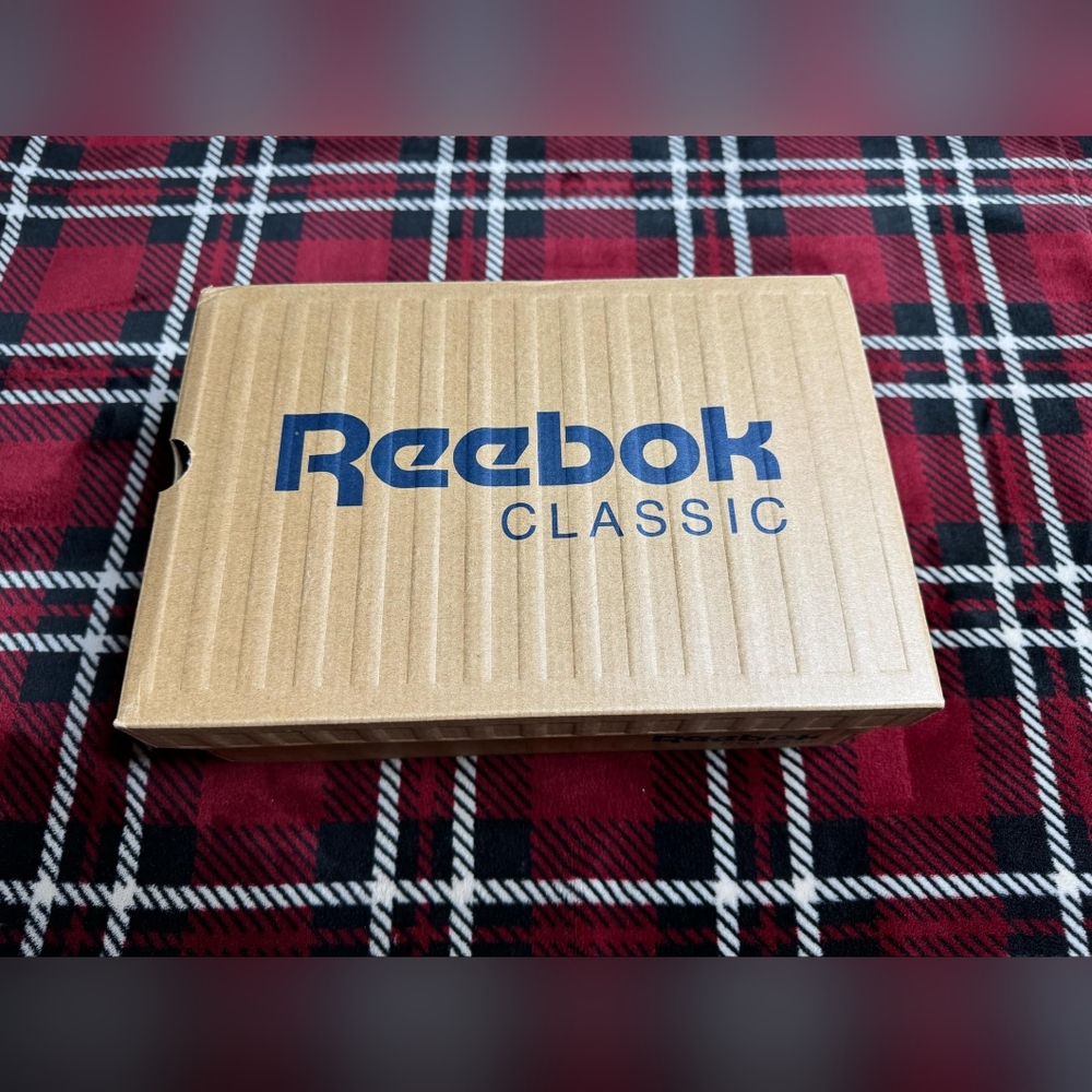 Reebok Classic Shoe Box